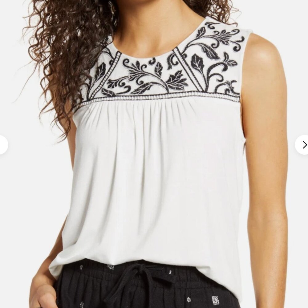 GIBSONLOOK X Hi Sugarplum! Limone Floral Yoke Sleeveless Top White